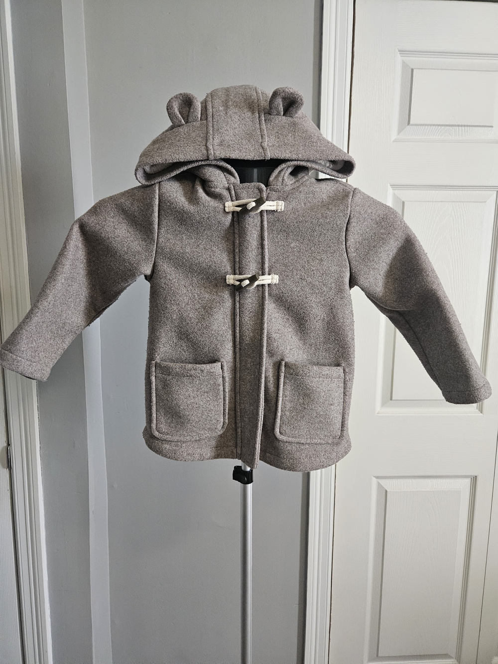 Girls 4T Old Navy Kids Hooded Toggle Pea Coat in Taupe